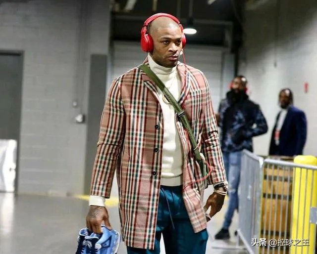 火箭在下一盘大棋，塔克因脚踝伤病退出美国男篮训练营，对此你怎么看？