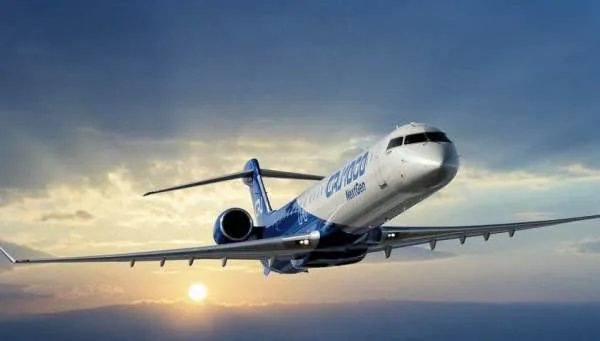 东航一机务人员被一牵引车碾压身亡，是什么原因？