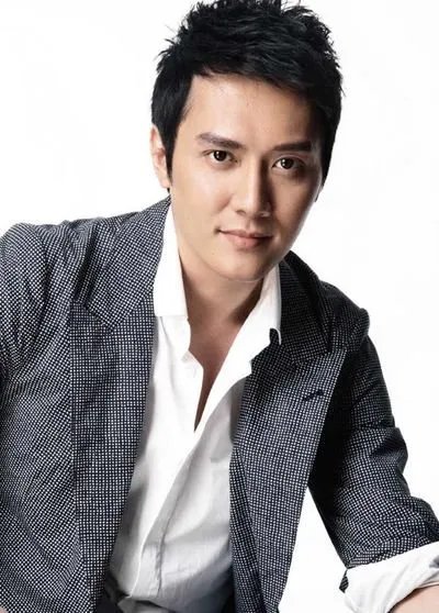 冯绍峰历任女友都是女明星,你们有什么看法?