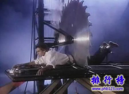 世界十大错觉魔术排行榜：人体切割魔术原理曝光(两个人)