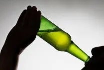 3男子喝下117瓶啤酒，这样会给店家造成怎样的影响？