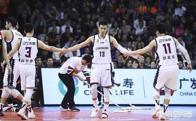 “辽粤大战”郭艾伦独得34分！球迷：留了胡子的郭艾伦就是外援！你怎么评价？