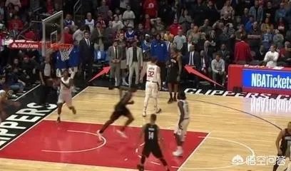 为什么这么多人认为小里弗斯喷垃圾话应该受处罚？