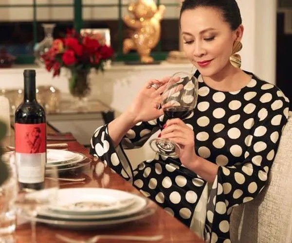 10大最不干净的女明星 只有更甚没有之最