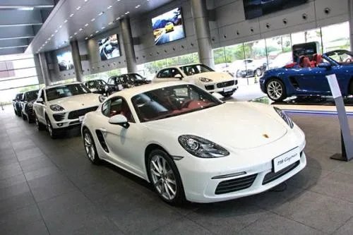 保时捷女司机说自己很后悔，害惨了丈夫的她，后悔还有用吗？