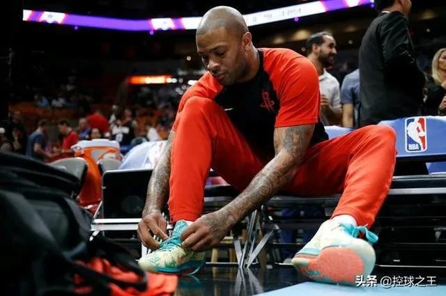 火箭在下一盘大棋，塔克因脚踝伤病退出美国男篮训练营，对此你怎么看？