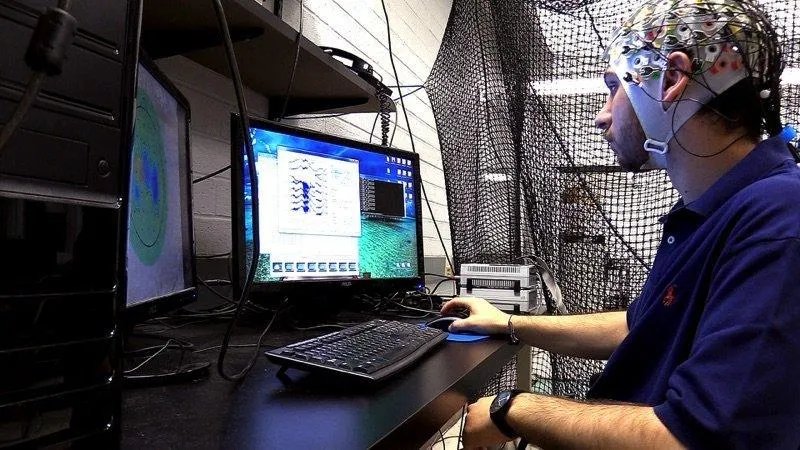 马斯克用活猪演示脑机技术，到底什么是脑机技术？