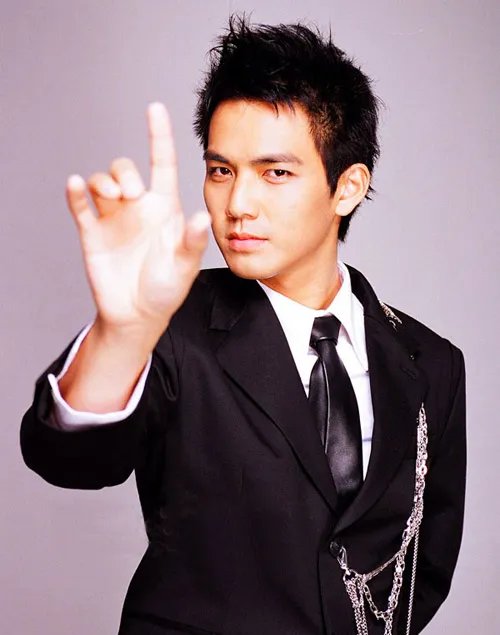 钟汉良罗珊珊上演浪漫都市爱情   大尺度吻戏床戏被删