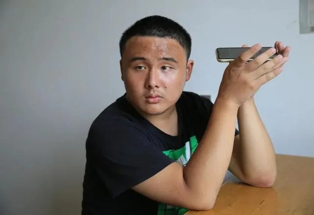 盲人考生635分被中央民族大学录取，背后有何励志故事？