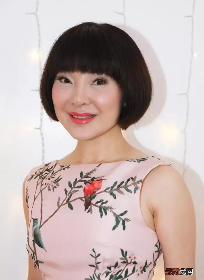 陈红大病初愈后晒美照 歌星陈红图片