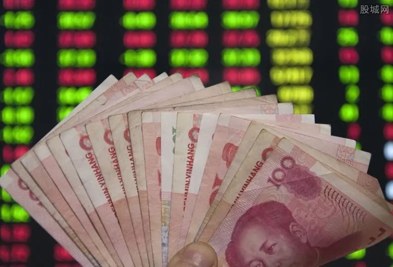 股票卖出后资金多长时间到帐 实时到账吗？