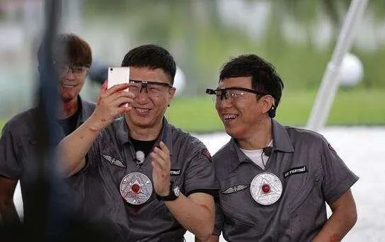 黄渤喊话孙红雷下场battle,到底谁是“舞界扛把子”?