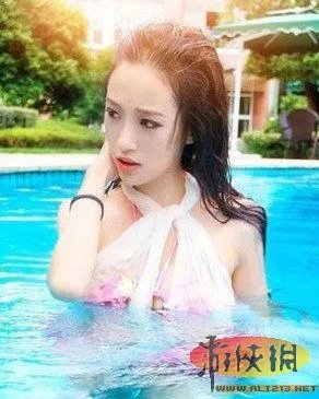 清纯学妹虏获众宅男 国民校花评选大赛冠军风采