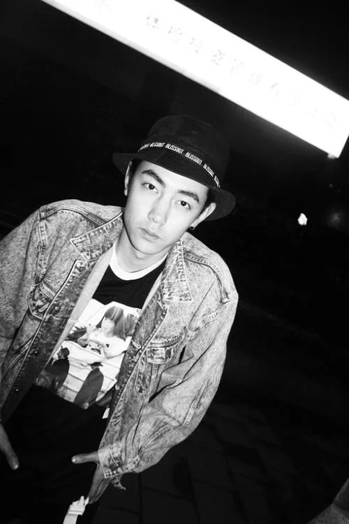 纪凌尘是富二代吗?